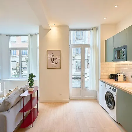 One-bedroom In The Heart Of * 릴