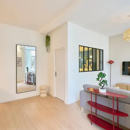 아파트 One-bedroom In The Heart Of 릴