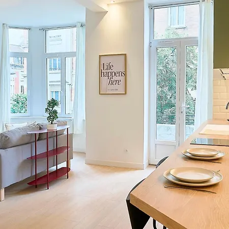 One-bedroom In The Heart Of * 릴