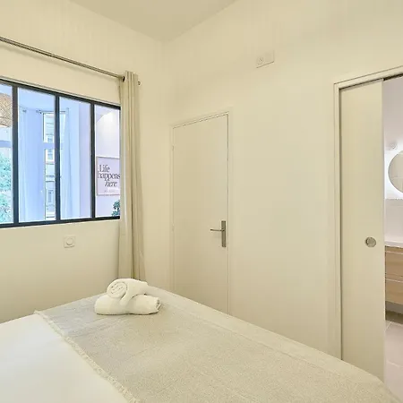 One-bedroom In The Heart Of 릴