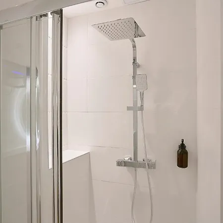 아파트 One-bedroom In The Heart Of 릴